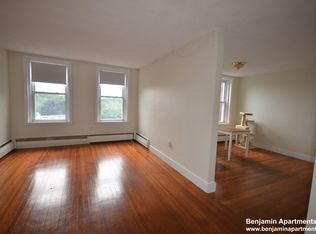 310-312 Tappan St #6R, Brookline, MA 02445