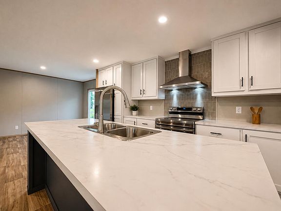 3rd image of 1160 Perigrine Cir