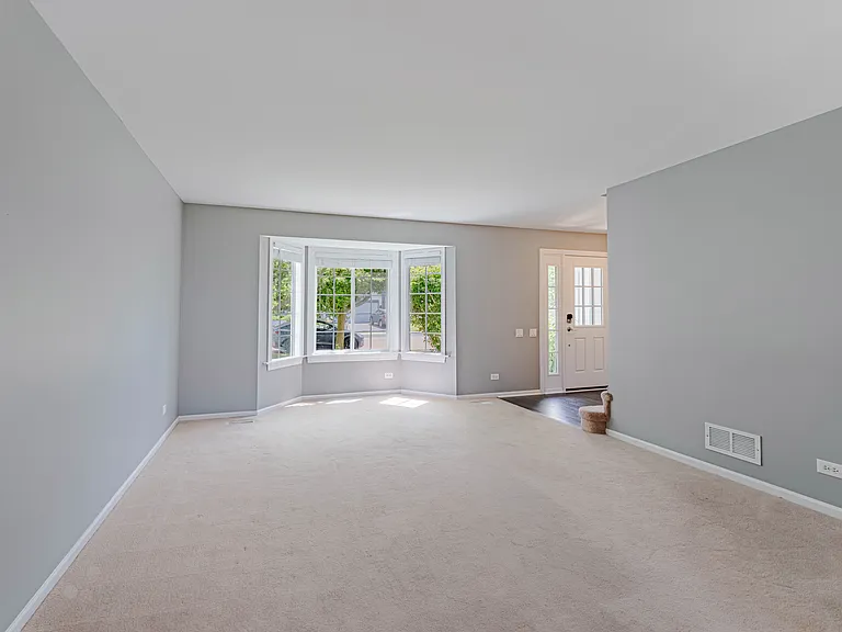 1371 E Braymore Cir — Photo 5