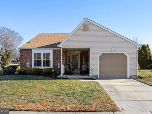 77 Lakebridge Dr, Deptford, NJ 08096