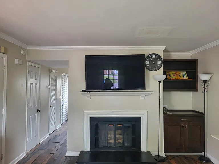 404 Brentwood Point — Photo 8