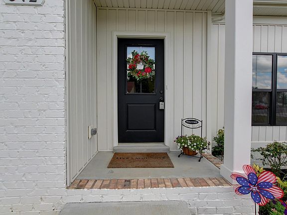 3rd image of 572 Parkvue Village Way