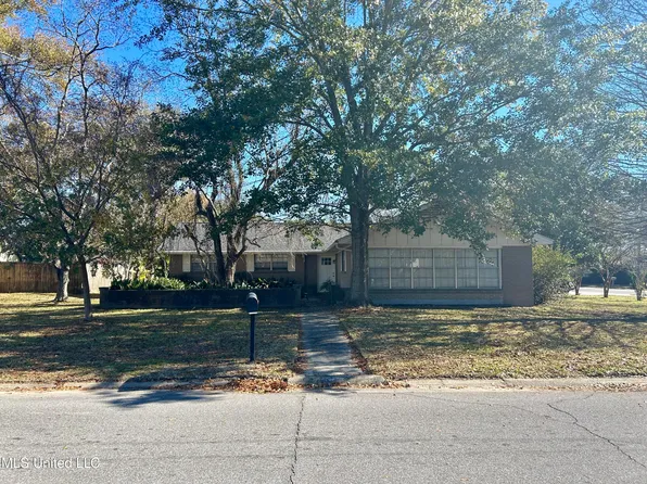 100 Royal Dr, Long Beach, MS 39560
