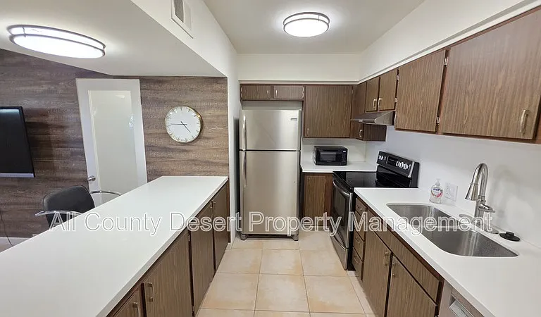 2504 N Whitewater Club Dr #C — Photo 5