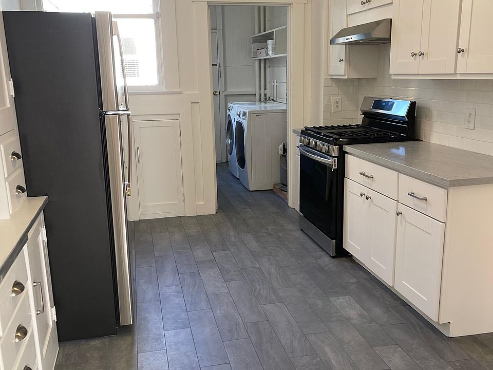 1st image of 299 22nd Ave