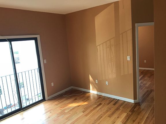 3rd image of 248 Duncan Ave Floor 2