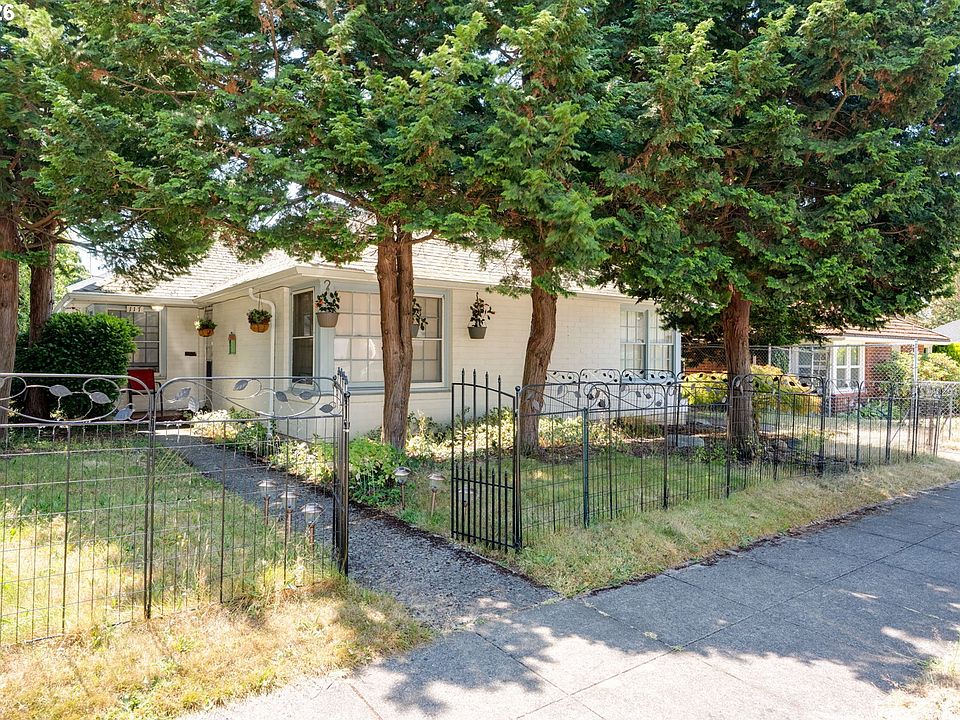 1st image of 117 W 31st St
