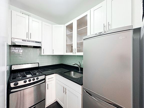 5th image of 67 E 3rd St APT 2c