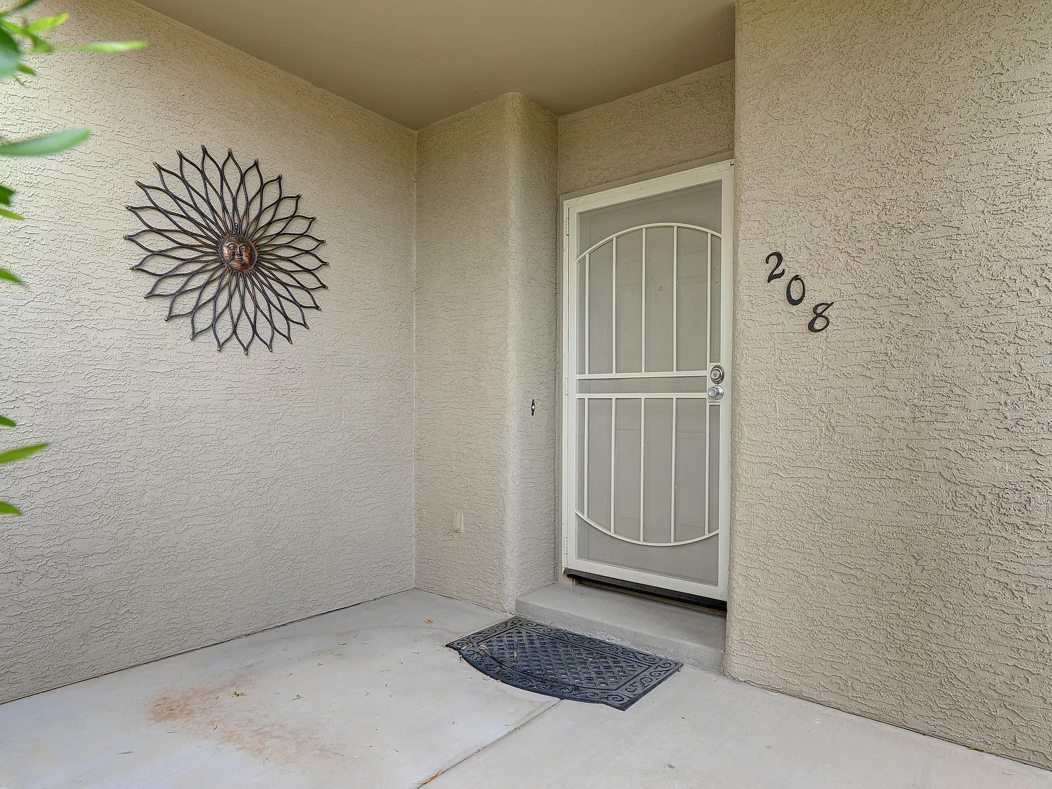 3 bed, 2.0 bath, 1519 sqft, $4,500 — Photo 4