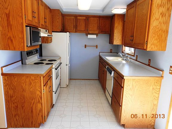 4th image of 3700 Vista Dr