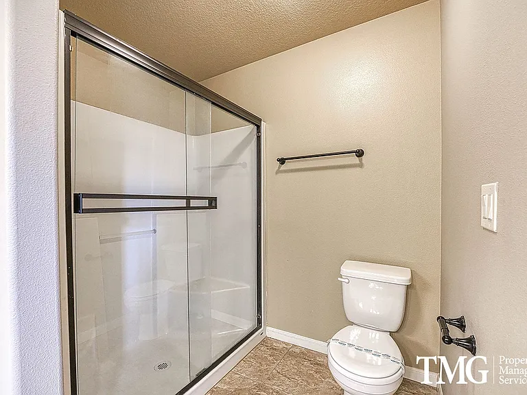 9807 NE 76th Way — Photo 28