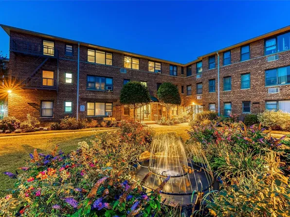 320 Atlantic Avenue #B11, East Rockaway, NY 11518