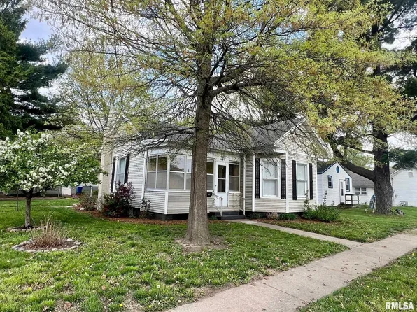605 N 6th St, Petersburg, IL 62675