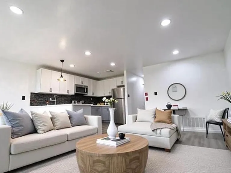 511 Corinthian Ave #B — Photo 4
