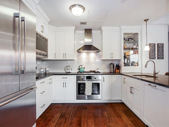5th image of 10 Byron Pl #309