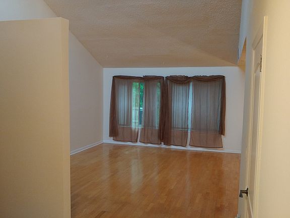 Nice, open floorplan