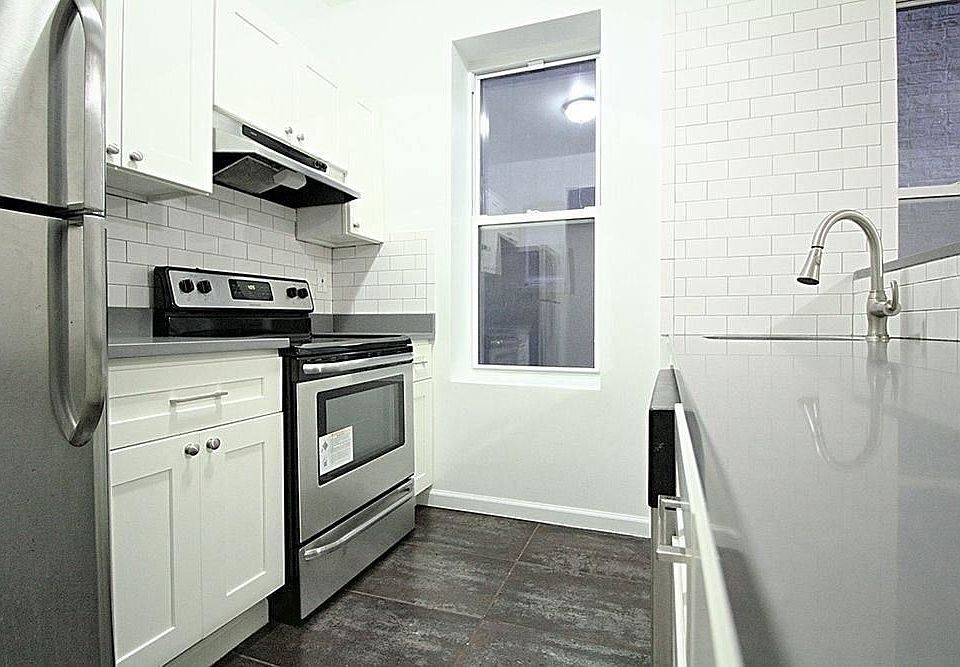 1st image of 3605 Vernon Blvd APT 1R