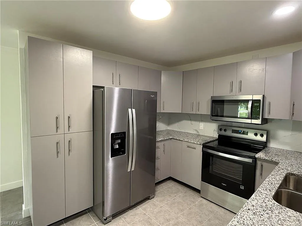 3 bed, 2.0 bath, 1300 sqft, $2,600 — Photo 1