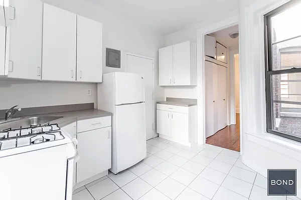 Rented by Bond New York | media 3