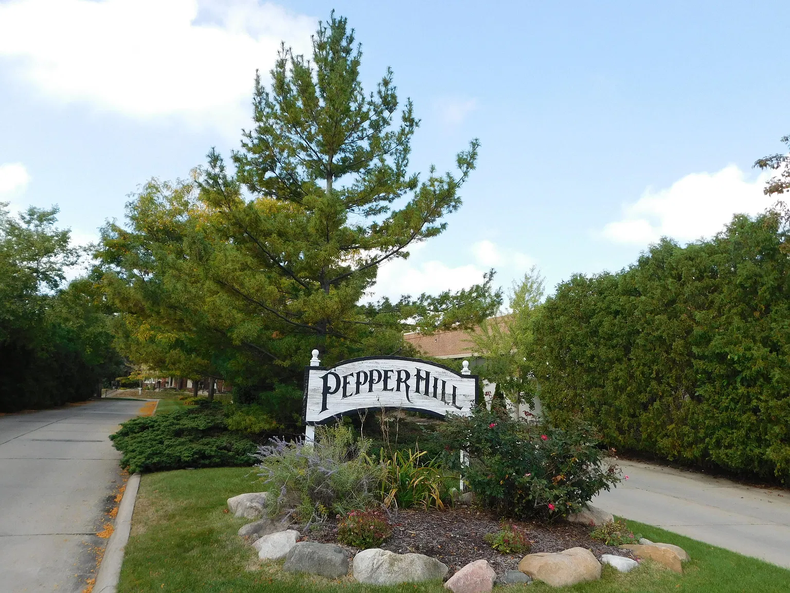 3 bed, 2.0 bath, 1615 sqft, $2,398 — Photo 1