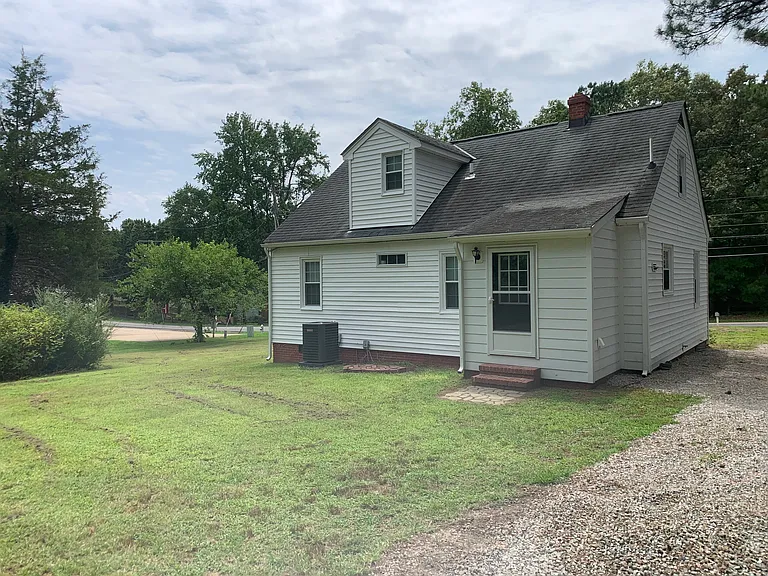 2033 Adkins Rd — Photo 2