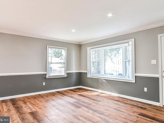 4th image of 10821 Woodhaven Ct