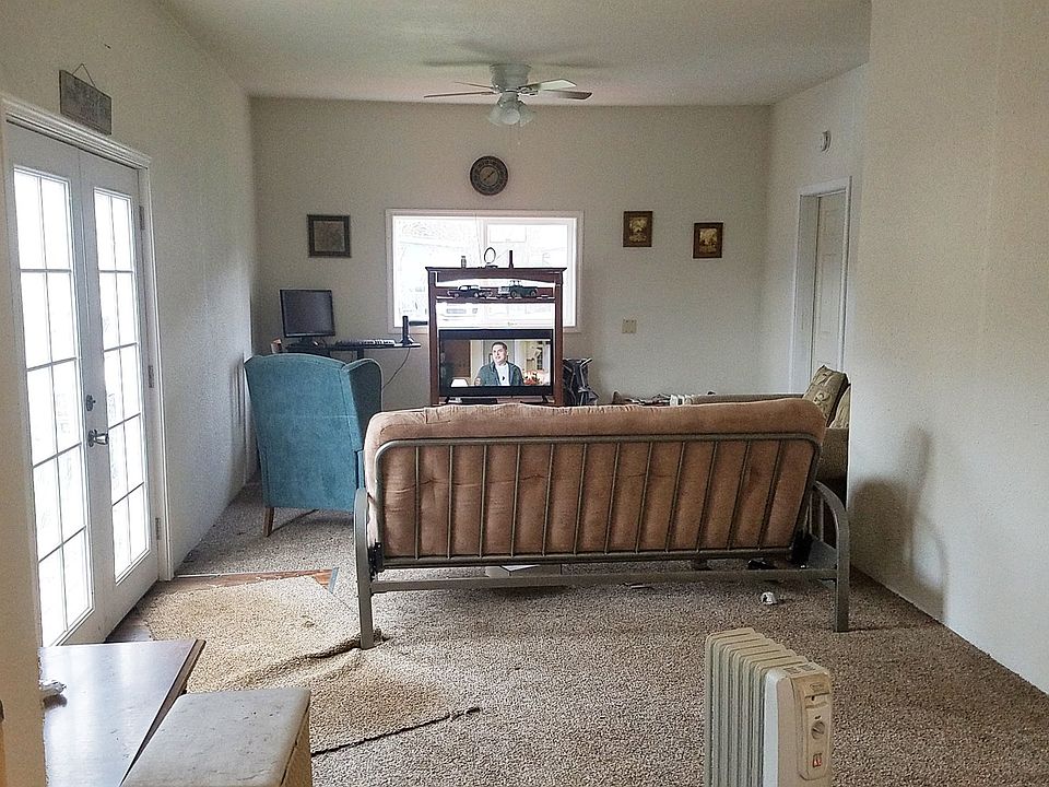 2nd image of 264 E 2nd Ave