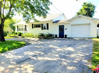 1134 Chase Rd, Veazie, ME 04401