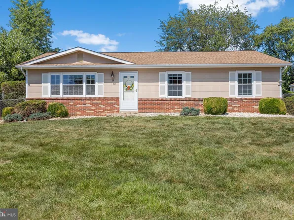 28 Misty Morn Ln, Trenton, NJ 08638