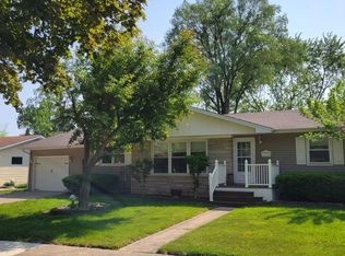 716 S Sherman St, Crown Point, IN 46307