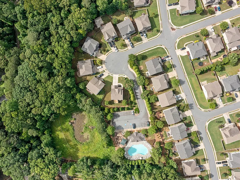 Add'l view of neighborhood amenities