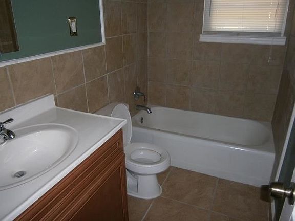 3rd image of 504/506 Elm Street