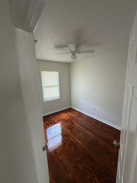 3 bed, 1200 sqft, $1,800 — Photo 4