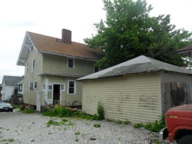 2nd image of 60 Lind Ave