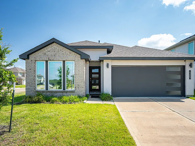 19003 Derrington Manor Ln — Photo 1