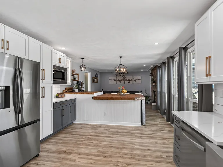 403 Holloway Dr — Photo 16