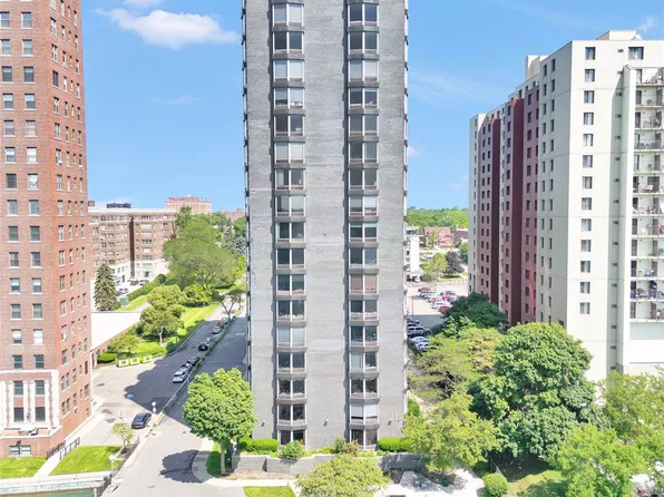 8200 E Jefferson Ave APT 1610, Detroit, MI 48214