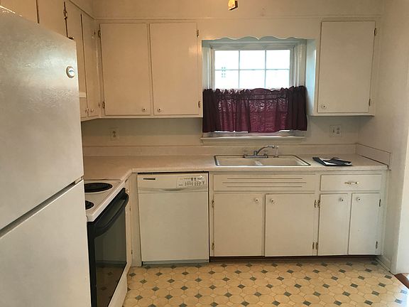 4th image of 124 Oxford Sq