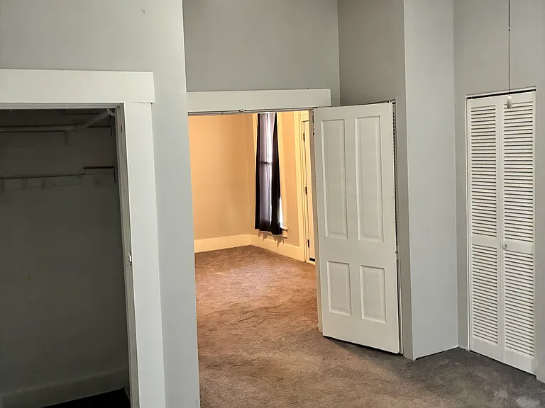 406 E Hanna St — Photo 7