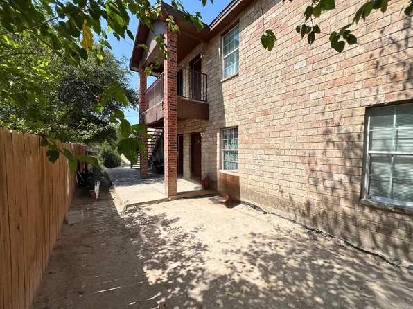 Ciruelo Apartments, 418 W Plum St #7d5ba5ed1, Laredo, TX 78040