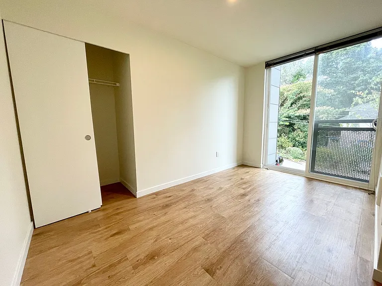 Bayview West Apartments — Photo 24