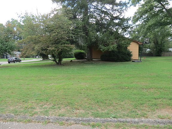 2nd image of 8101 Luscombe Dr