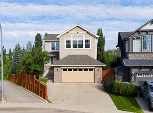 155 SW Autumn Close SE, Calgary, AB T3M0K1