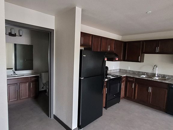 4th image of 200 S 6th St #204