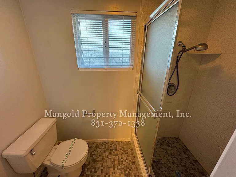 22490 Ferdinand Dr — Photo 10
