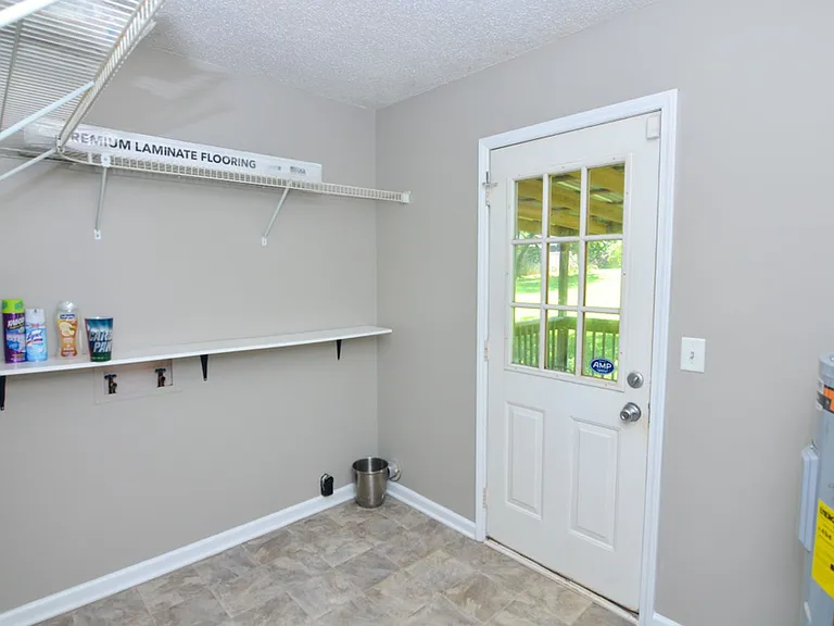 325 Shirley Rd — Photo 8