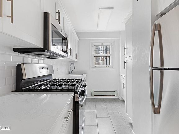 5th image of 353 E 83rd St APT 8C