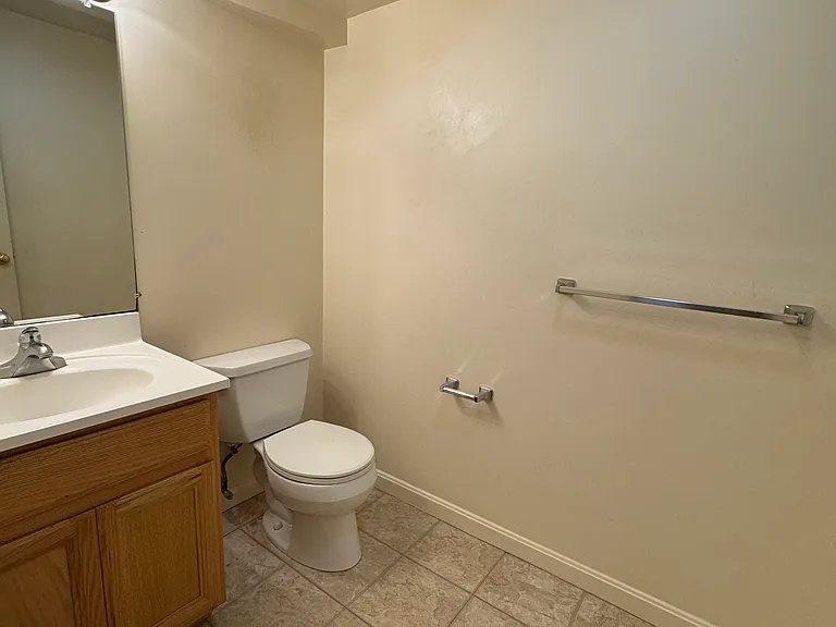 34 Raymond St #2 — Photo 18