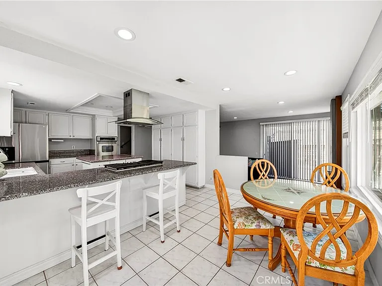 2540 Royale Pl — Photo 10