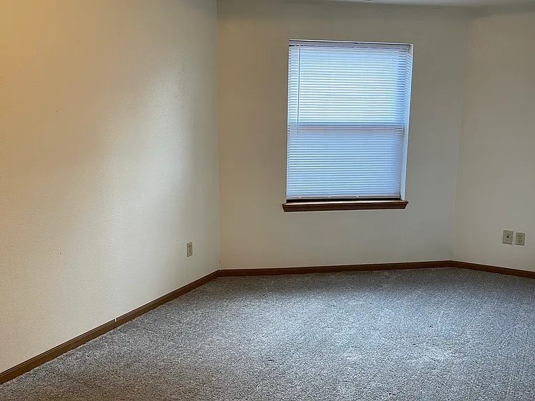 307 E College St #1812 — Photo 13